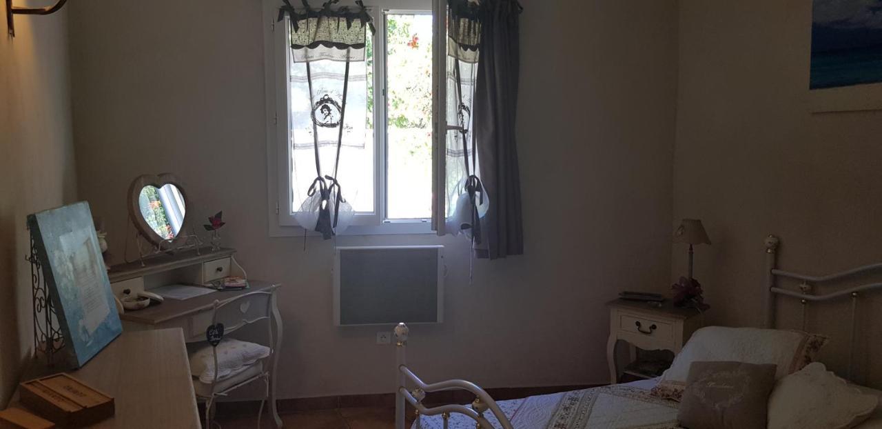 Fenetre Sur Les Alpilles Bed & Breakfast Saint-Martin-de-Crau Dış mekan fotoğraf