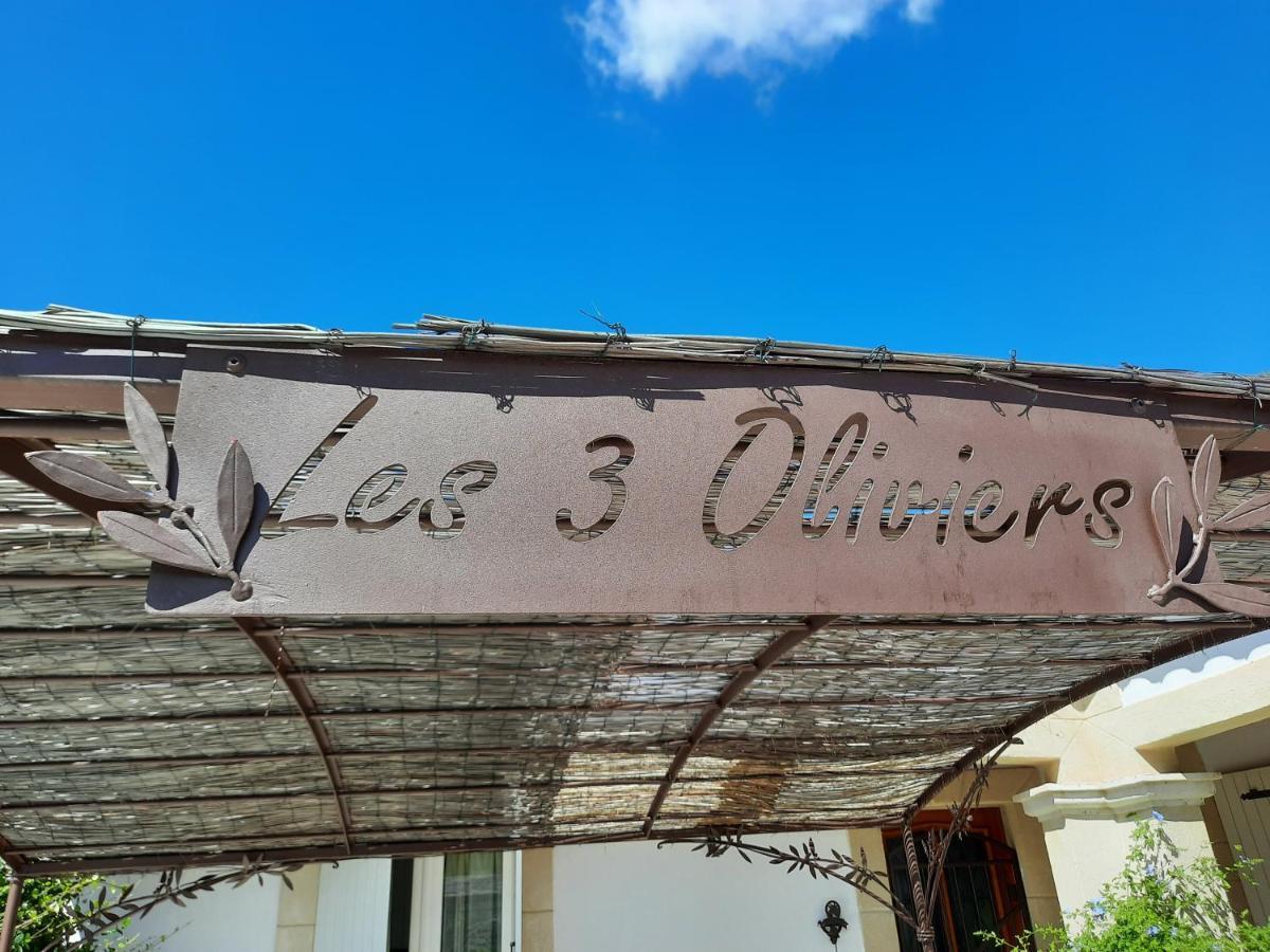 Fenetre Sur Les Alpilles Bed & Breakfast Saint-Martin-de-Crau Dış mekan fotoğraf