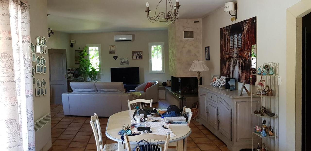 Fenetre Sur Les Alpilles Bed & Breakfast Saint-Martin-de-Crau Dış mekan fotoğraf