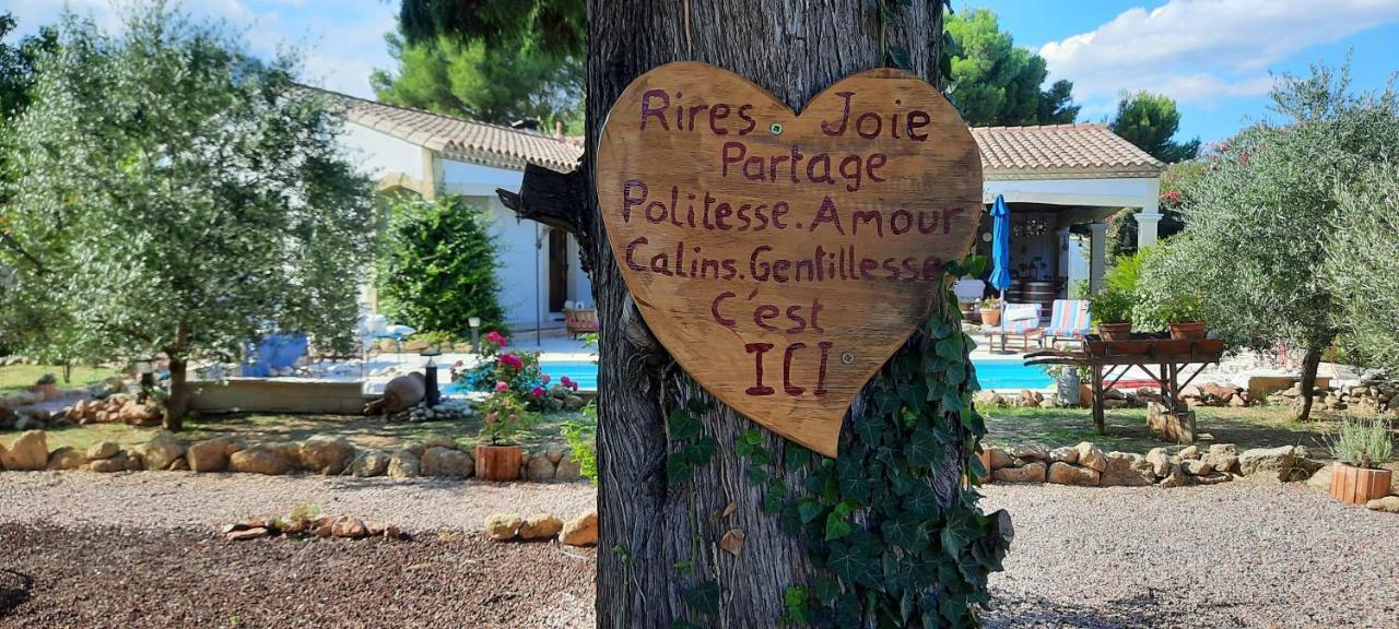 Fenetre Sur Les Alpilles Bed & Breakfast Saint-Martin-de-Crau Dış mekan fotoğraf