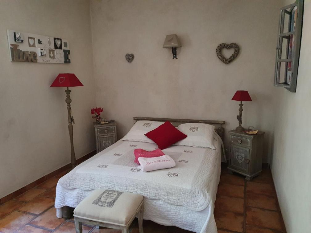 Fenetre Sur Les Alpilles Bed & Breakfast Saint-Martin-de-Crau Dış mekan fotoğraf