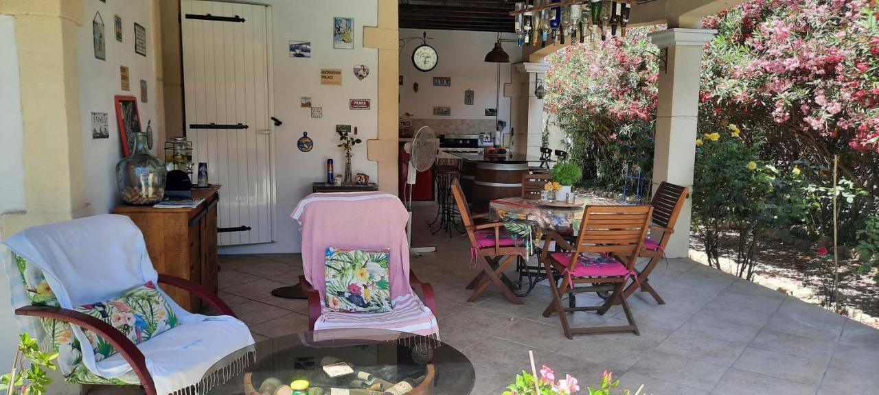 Fenetre Sur Les Alpilles Bed & Breakfast Saint-Martin-de-Crau Dış mekan fotoğraf